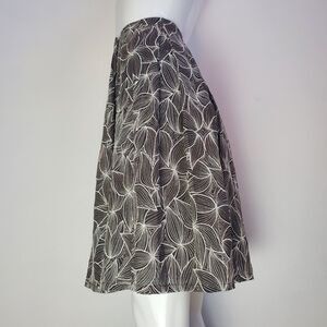 Club Monaco Brown Embroidered Pleated Skirt